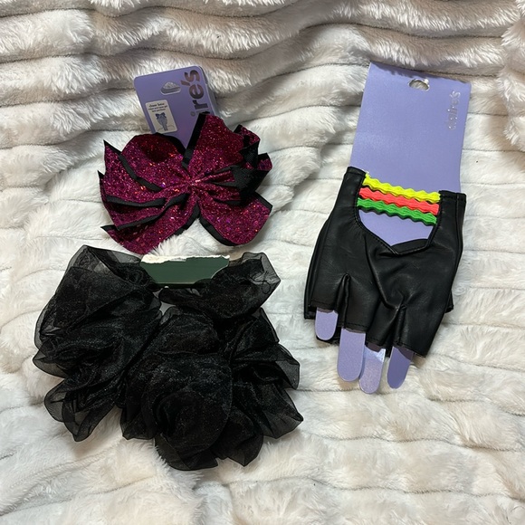 Claire's Other - Hair scrunchies and gloves